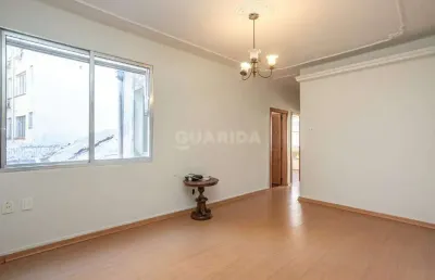 Apartamento com 3 dormitórios, com sacada, no coração do bairro bom fim - porto alegre/rs