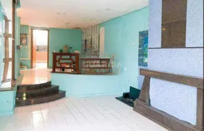 Casa com piscina e 3 dormitórios, sendo 2 suítes, para alugar no bairro chácara das pedras.