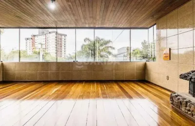 Apartamento estilo cobertura, com 2 dormitórios, churrasqueira, e vaga de garagem no bairro cristo redentor