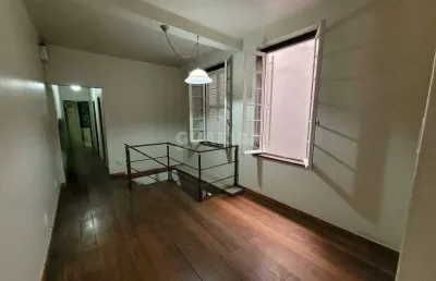 Apartamento/casa de 3 dormitórios no bairro moinhos de vento.