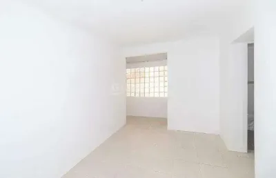 Apartamento amplo com 2 dormitórios e garagem fechada no bairro praia de belas!