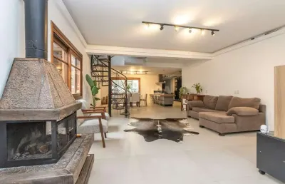 Casa em condomínio de 3 dormitórios, sendo 1 suíte com hidromassagem, no condomínio terra ville.