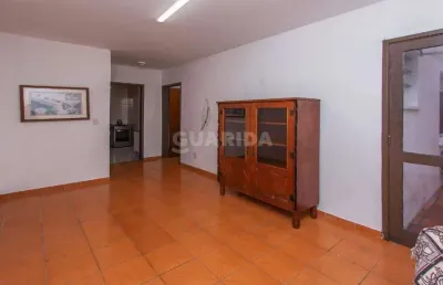 Amplo apartamento com 2 quartos no bairro petrópolis - porto alegre/rs
