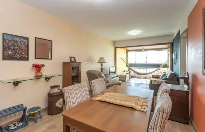 Apartamento semimobiliado com 2 dormitórios no bairro independência e com 1 vaga de garagem coberta!