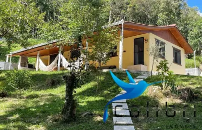 Linda chácara pronta para moradia ou lazer, com registro de imóveis