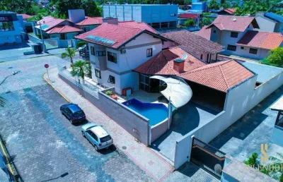 Casa à venda com 3 dormitórios (1 suíte) e piscina no bairro estados - indaial/s