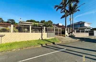 2 casas à venda no mesmo terreno em uma rua linda, sem saída, no bairro benedito