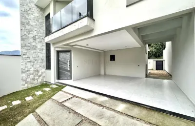 Casa à venda com 3 dormitórios (1 suíte) em região nobre de indaial/sc