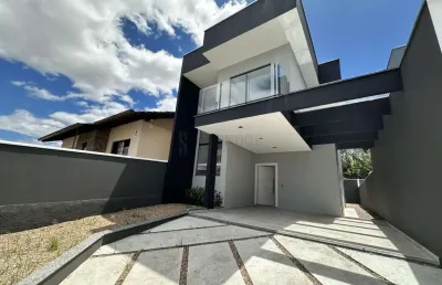 Casa à venda em 2 pavimentos com 3 dormitórios (1 suíte) e 2 vagas na região cen