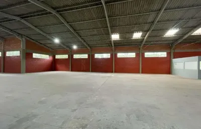 Galpão com 2.500 m2 em região industrial, disponível para locação na cidade de i