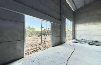 Galpão disponível para locação com 600 m2 em região industrial na cidade de inda