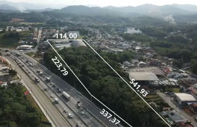 Terreno de aproximadamente 43.575 m2 frente br 470 com galpão em blumenau-sc