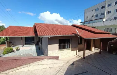 Casa à venda com aprox. 400 m2 em 2 terrenos no bairro tapajós em indaial-sc