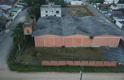 Galpão disponível para venda em indaial com 2.600 m2 de área construída, com óti