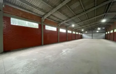 Galpão com 600 m2 em região industrial, disponível para locação na cidade de ind