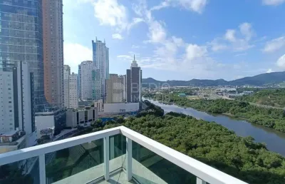 Apartamento locação anual quadra mar 03 suítes balneário camboriú