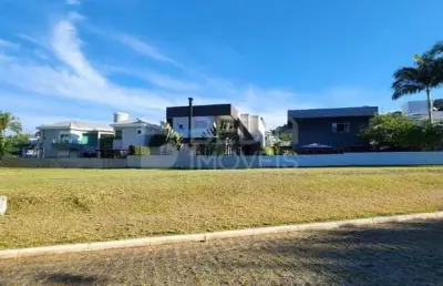 Terreno 797m² a venda condomínio horizontal da brava