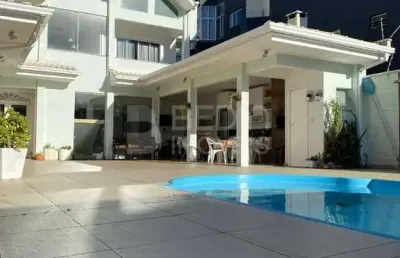 Casa 04 dormitórios a venda centro balneário camboriú