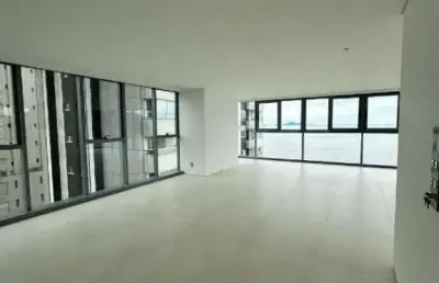 Apartamento frente mar - 4 suítes - 4 vagas - área de lazer completa