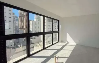 Novo - 3 suítes - 2 vagas - sacada com churrasqueira - área de lazer completa - barra norte - balneário camboriú/sc