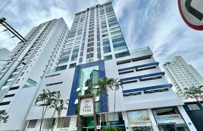 Apartamento pronto para uso - 3 suiítes (sendo 1 máster) - 2 vagas - barra sul - balneário camboriú