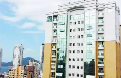 Locação anual - andar alto - mobíliado - 3 suítes - 2 vagas - área de lazer compelta