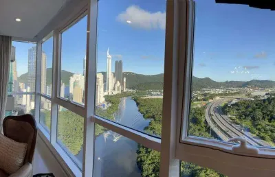 Locação anual - apartamento mobiliado e decorado - vista mar - andar alto - 3 suítes - 3 vagas - área de lazer completa