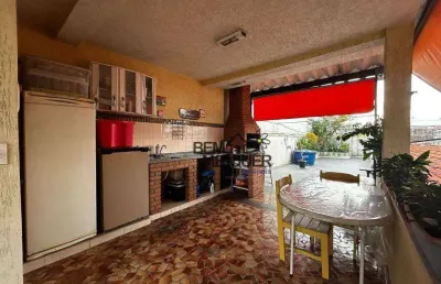 Casa com 500 metros de terreno para renda ou constr galpão