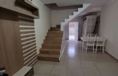 Sobrado semi mobiliado, dois dormitórios + vaga coberta bairro santa regina