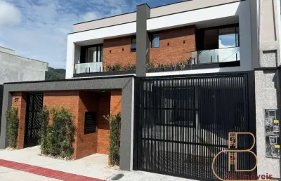 Sobrado pronto para morar, 03 suítes e piscina em camboriú