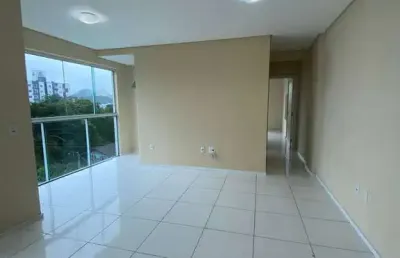Excelente apartamento 02 dormitórios e vaga coberta no centro de camboriú
