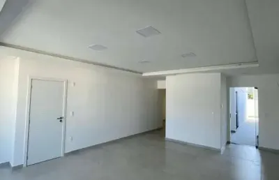 Apartamento novo diferenciado com 02 suítes no centro/camboriú