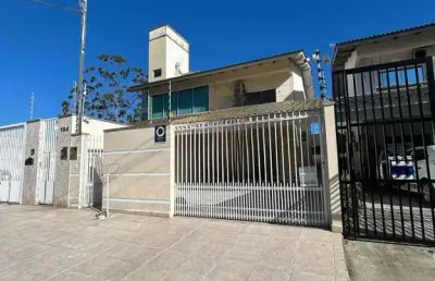 Oportunidade incrível! ampla casa com 200m² no bairro areias em camboriú