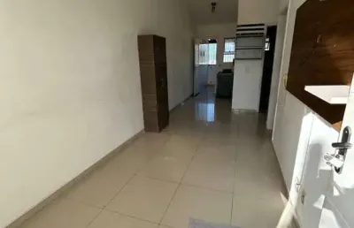 Locação - casa térrea 02 quartos em condomínio fechado, bairro cedros