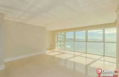 Apartamento de luxo com 4 suítes e vista total para o mar