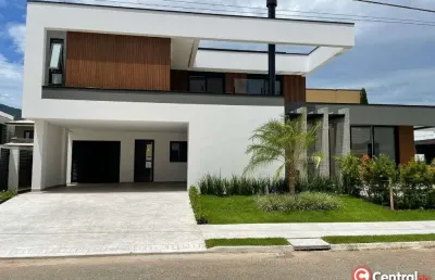Casa com 4 dormitórios à venda, 360 m² por r$ 3.180.000,00 - centro - camboriú/s