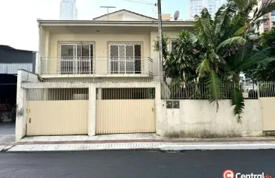 Casa comercial para locação em balneário camboriú – espaço versátil
