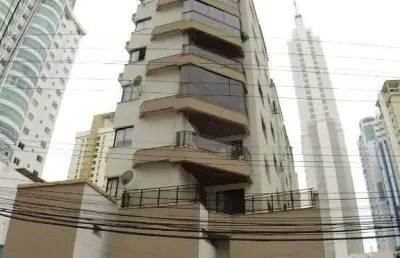 Amplo apto para temporada com 5 dormitórios na quadra do mar - centro - balneári