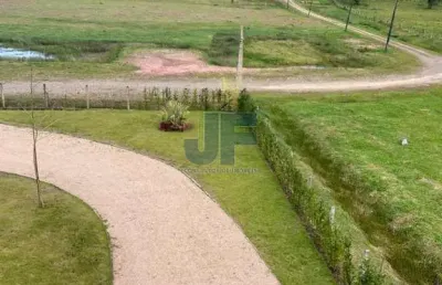 Vende-se um belíssimo sítio/chácara no centro da cidade de itajaí. com área tota
