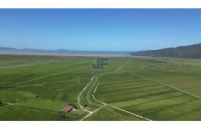 Terreno com grande potencial frente br-101 a venda em tijucas