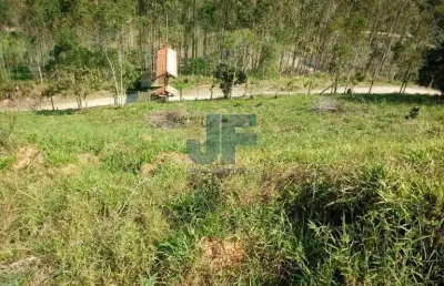 Excelente sitio na vila das pedras em camboriú. possui 8.000 m² de área