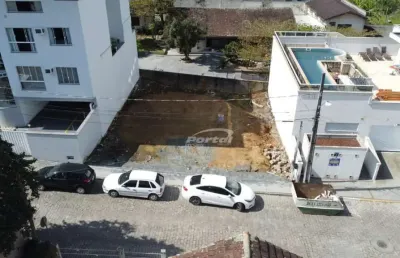 Terreno na vila nova, livre de enchentes, medindo 300 m², sendo 15,00 metros de frente e 20,00 metros de profundidade (ref: 9751)