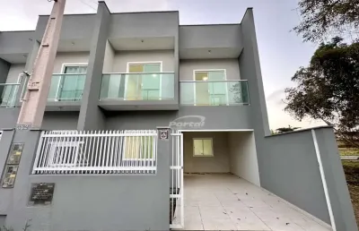 Casa com 2 dormitórios, sendo 1 suíte a cerca de 600 metros do mar, no centro de balneário piçarra/sc (cód. 10733)