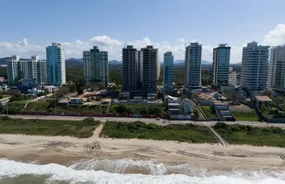 Upside com 2 dormitórios e 1 suíte com áreas de lazer no itacolomi em baln. piçarras! (cód. 12412)