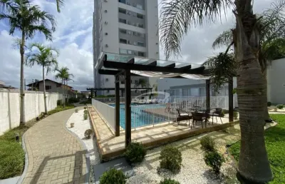 Apartamento mobiliado com 2 dormitórios, a menos de 100 metros do mar no bairro itacolomi em balneário piçarras/sc (cód. 15710)