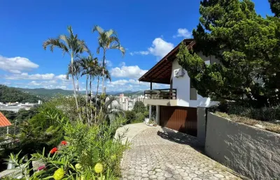 Belíssima residência, no bairro ponta aguda em blumenau!