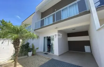 Casa com 3 quartos à venda no itacolomi, balneário piçarras , 111 m2 por r$ 750.000