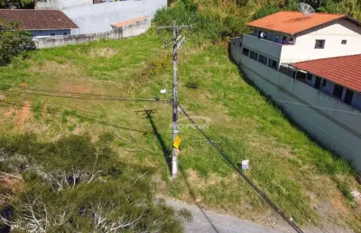 Excelente terreno com 990,62m², localizado em um corredor de serviço privilegiado, com fácil acesso a diversas comodidades e conveniências, no bairro fortaleza em blumenau!