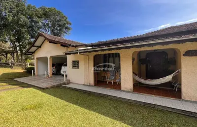 Chácara com piscina e amplo terreno, no bairro itoupava central em blumenau!
