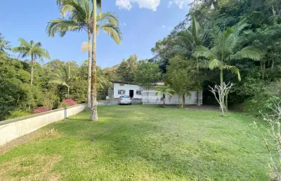 Casa térrea com amplo terreno, no bairro badenfurt em blumenau/sc!